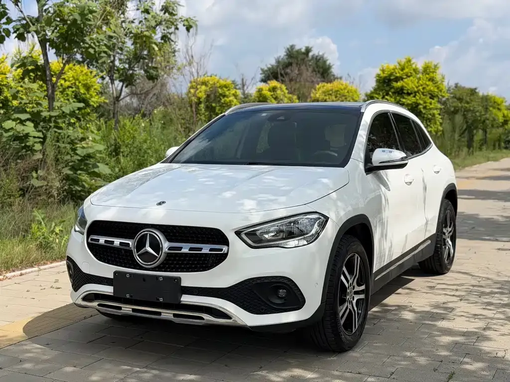 Mercedes-Benz GLA — фото 1