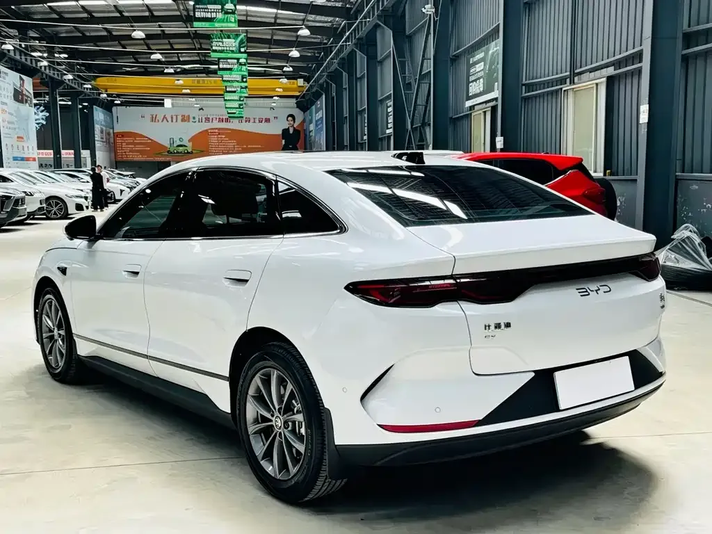 BYD Qin L — фото 9