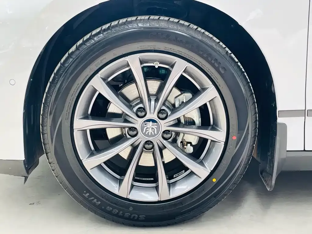 BYD Qin L — фото 10
