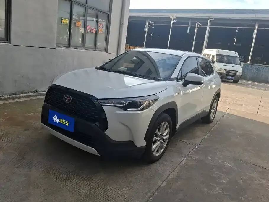 Toyota Corolla Cross — фото 1