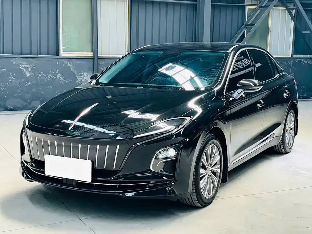 Hongqi E-QM5 — фото 1