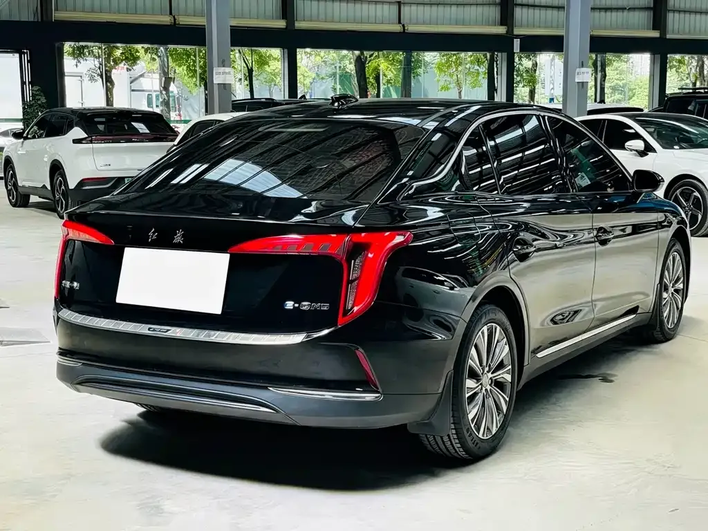Hongqi E-QM5 — фото 7