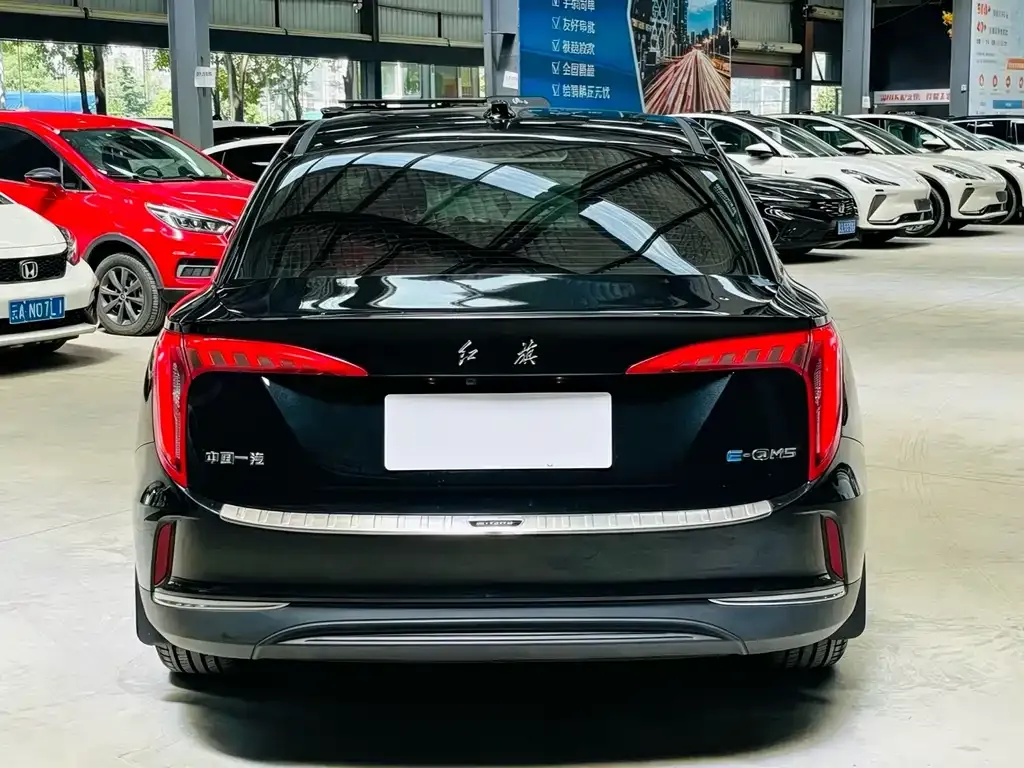 Hongqi E-QM5 — фото 5