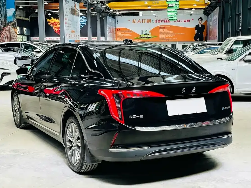 Hongqi E-QM5 — фото 10