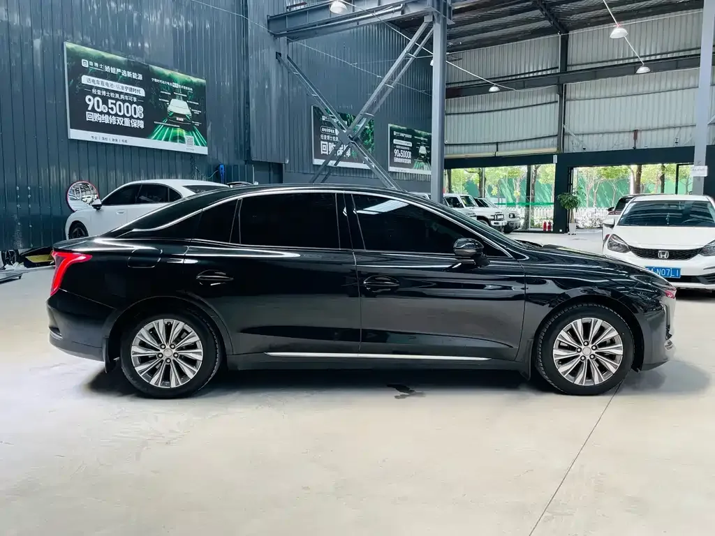 Hongqi E-QM5 — фото 9