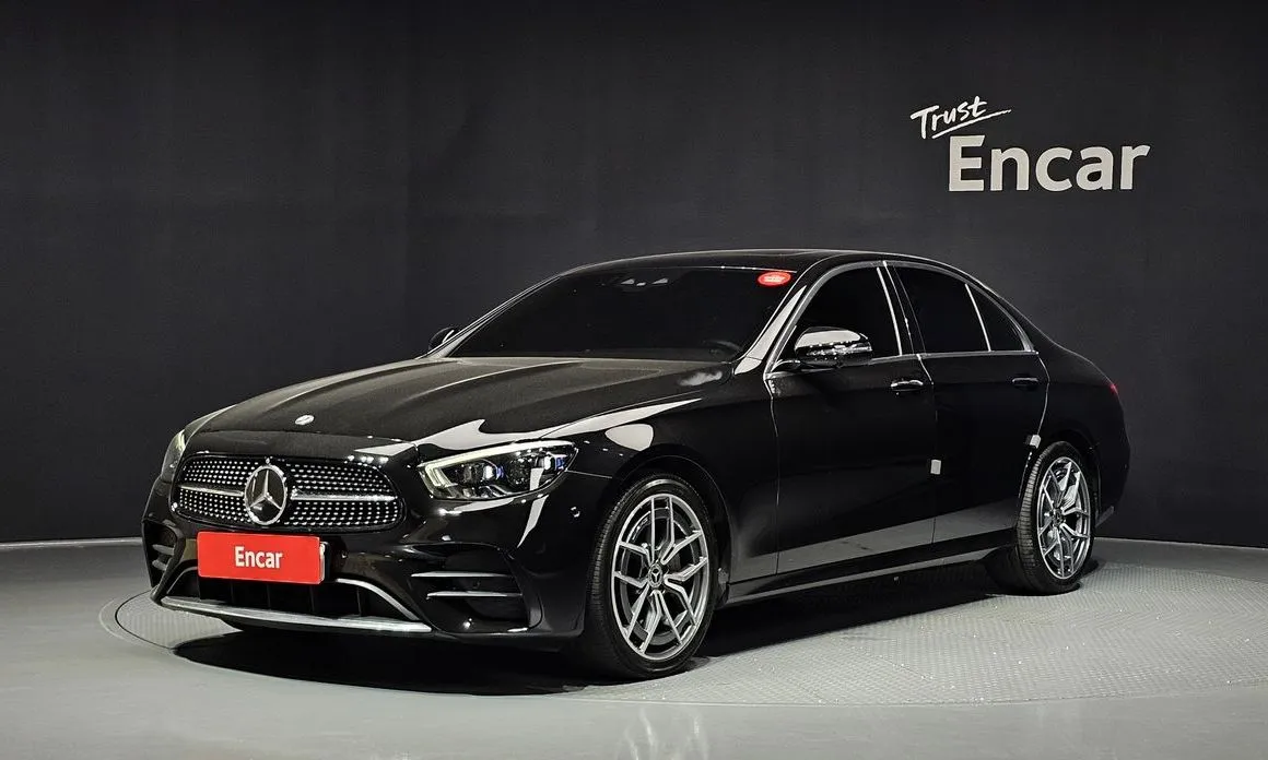 Mercedes-Benz E-Class — фото 1