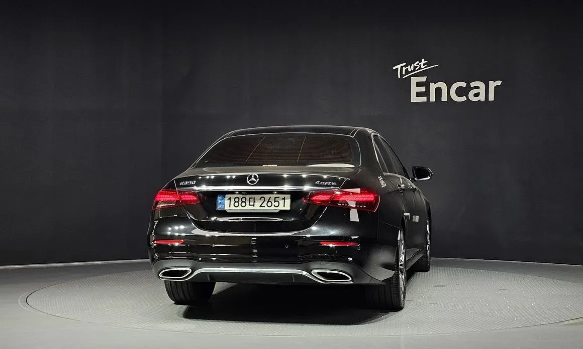 Mercedes-Benz E-Class — фото 5