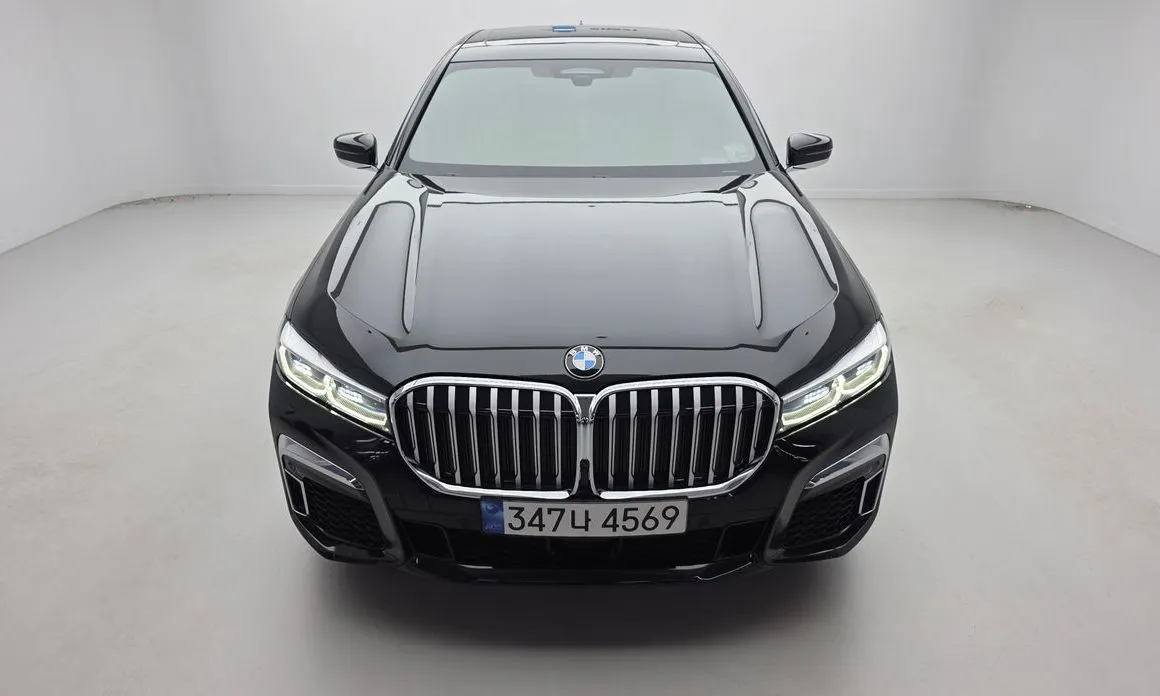 BMW 7-Series — фото 1