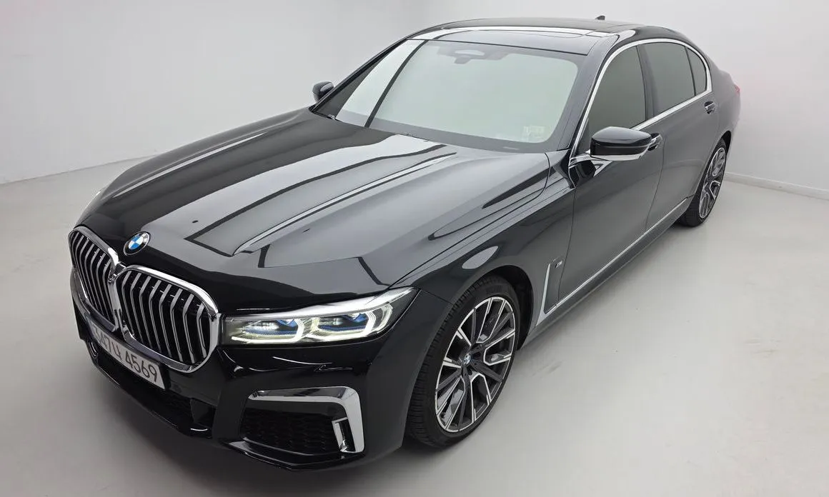 BMW 7-Series — фото 10