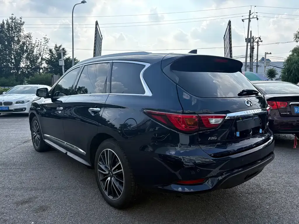 Infiniti QX60 (Import) — фото 8