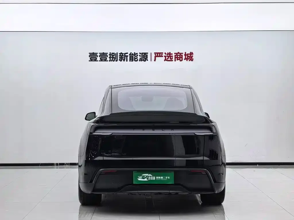 Tesla Model Y L — фото 4