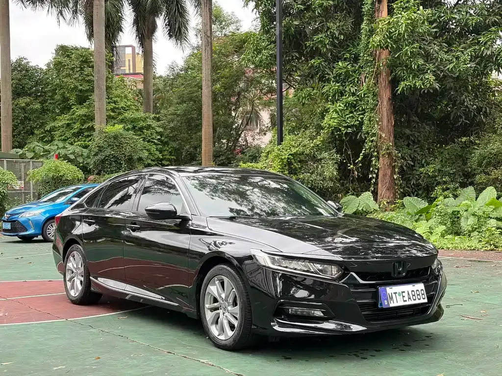 Honda Accord — фото 7