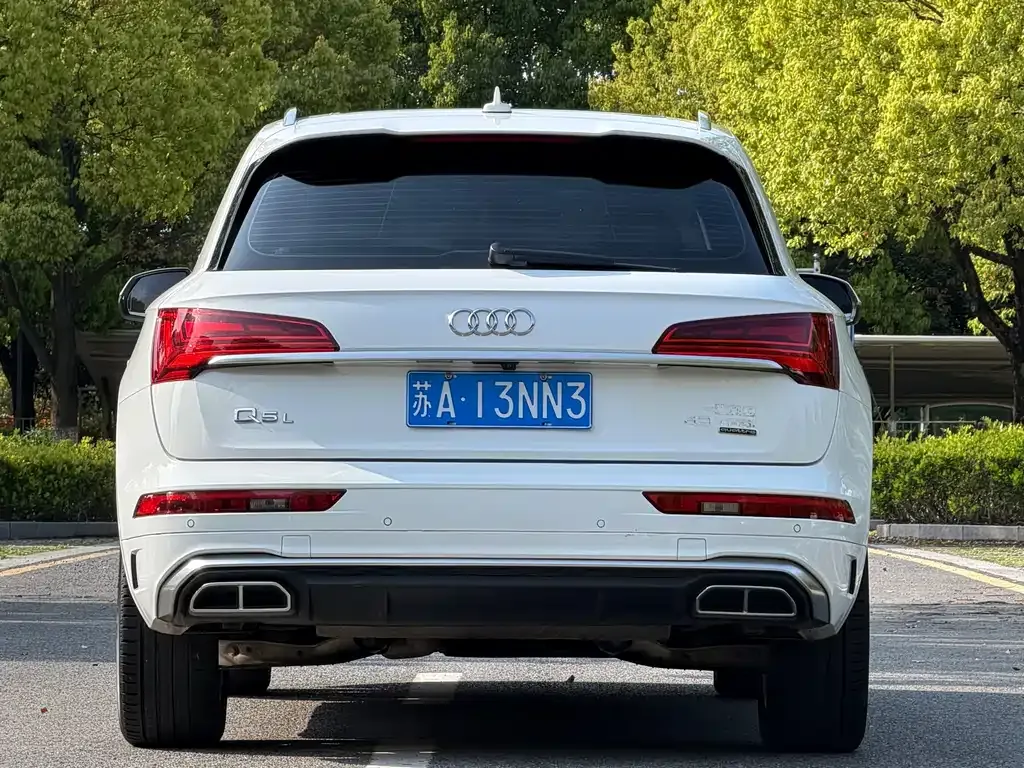 Audi Q5L — фото 10