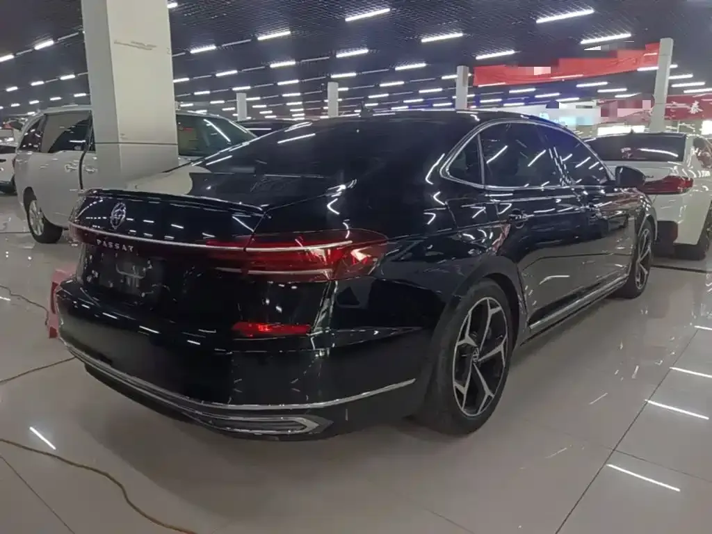 Volkswagen Passat — фото 4