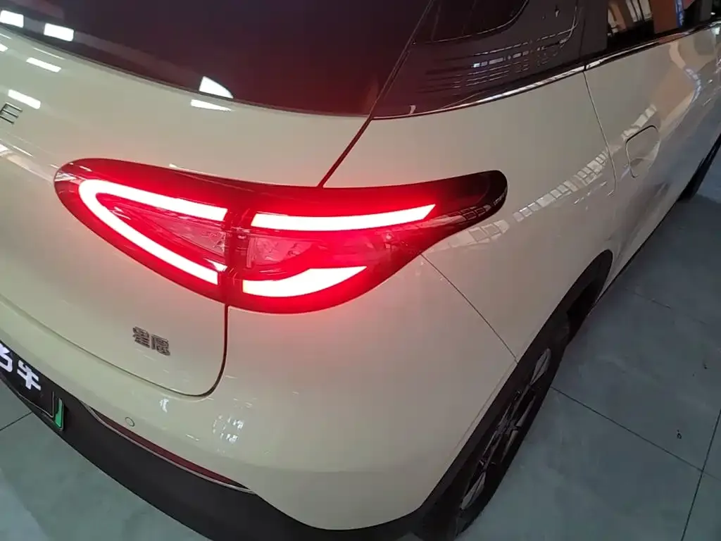 Geely Starburst — фото 3