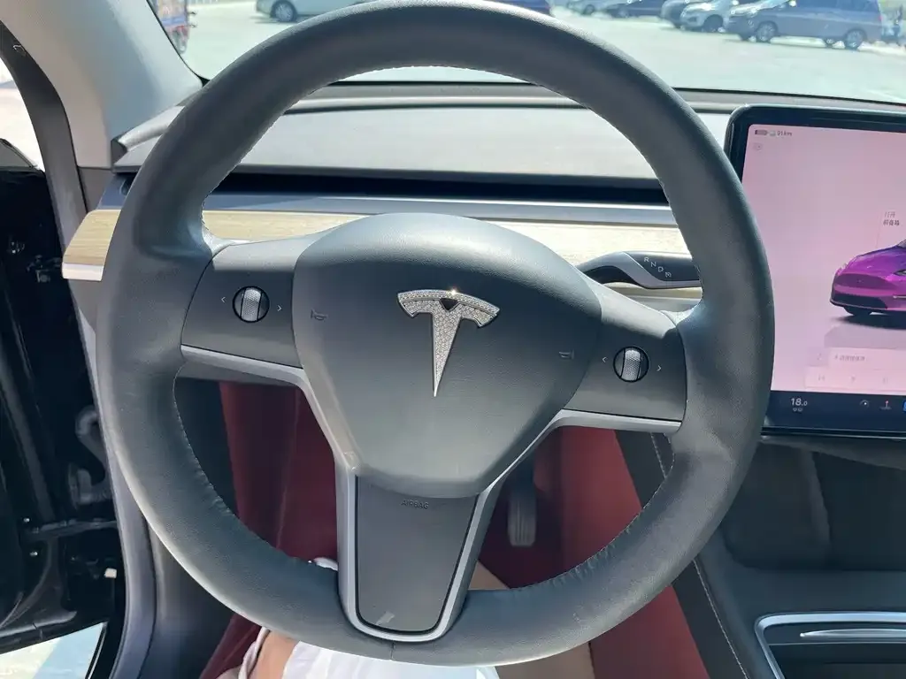 Tesla Model Y — фото 7