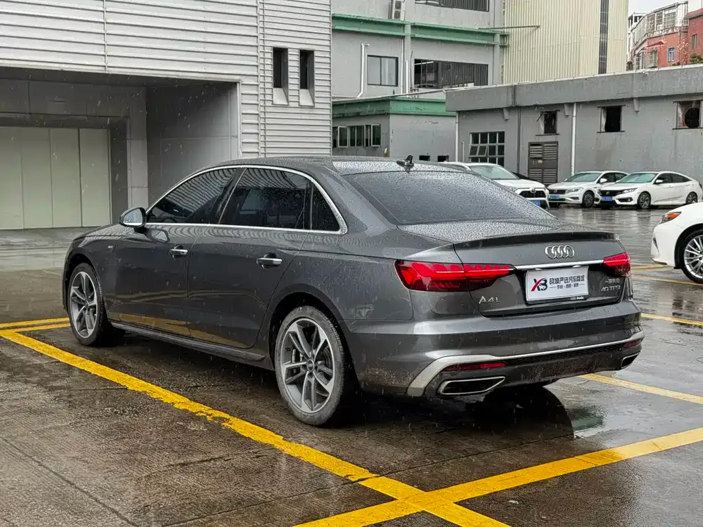 Audi A4L — фото 7