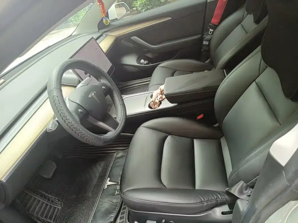Tesla Model 3 — фото 10