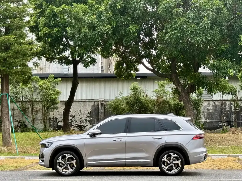 Geely Xingyue L — фото 10