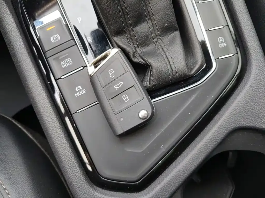 Volkswagen Tharu — фото 3