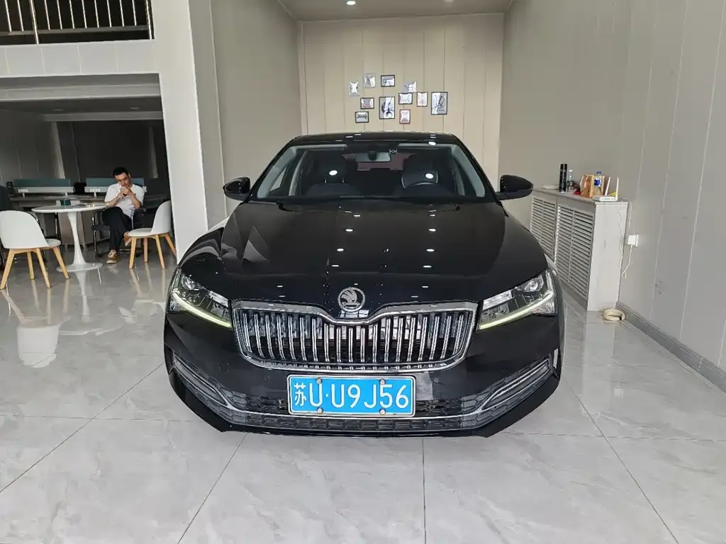 Skoda Superb — фото 5