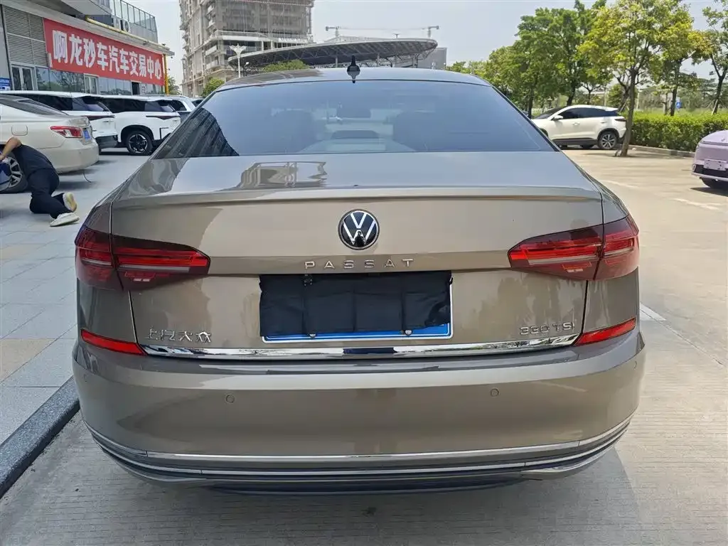 Volkswagen Passat — фото 3