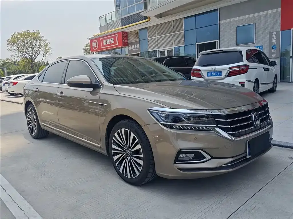 Volkswagen Passat — фото 7