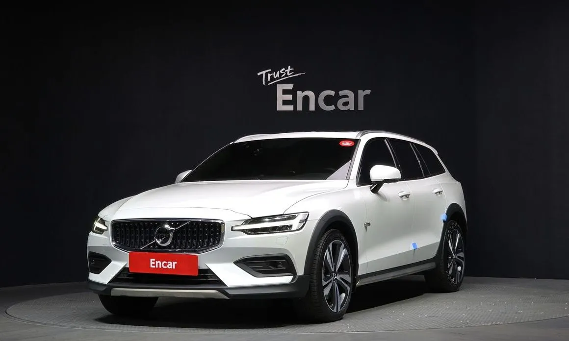 Volvo V60 — фото 1