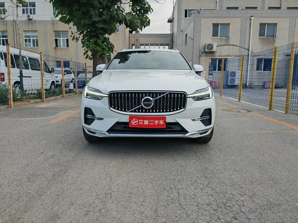Volvo XC60 — фото 10