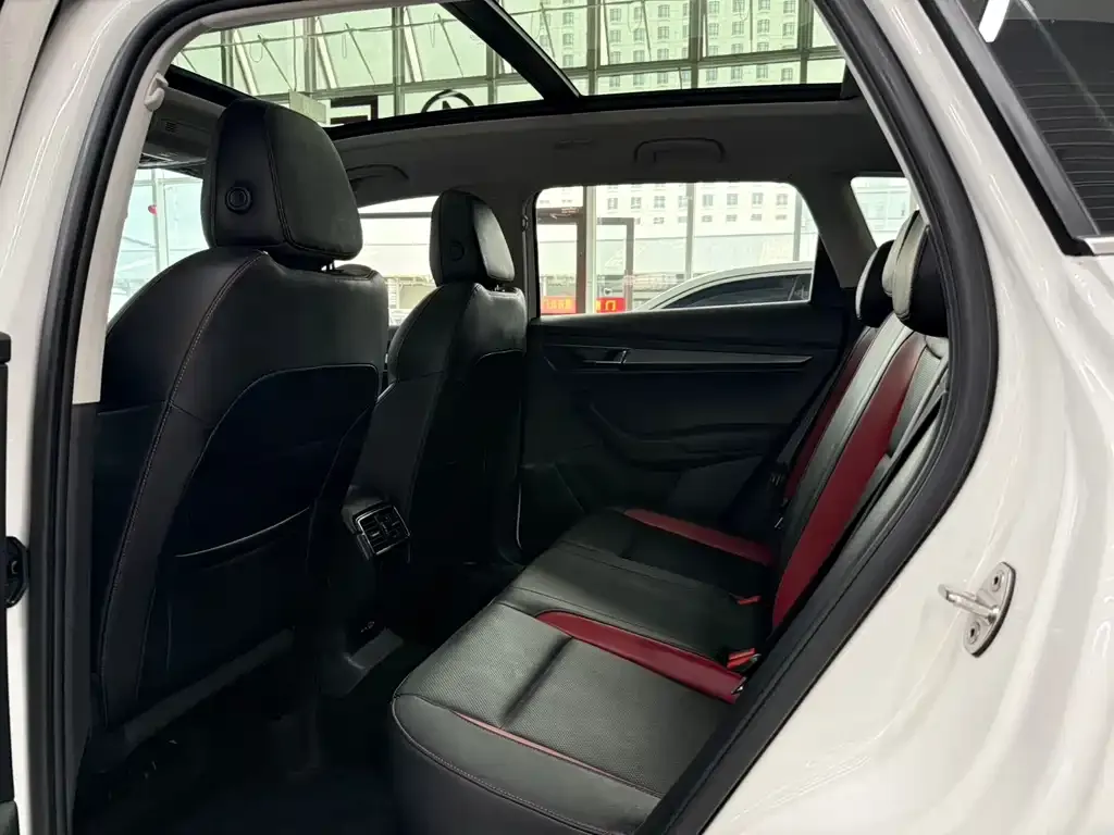 Skoda Karoq — фото 10