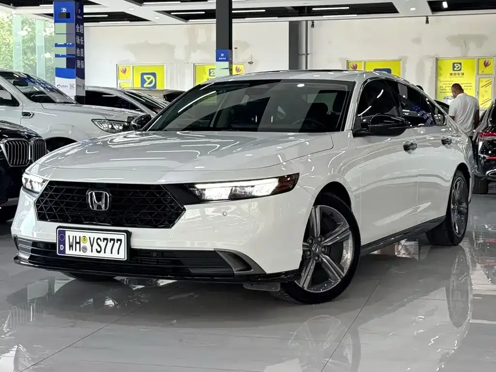 Honda Accord — фото 1
