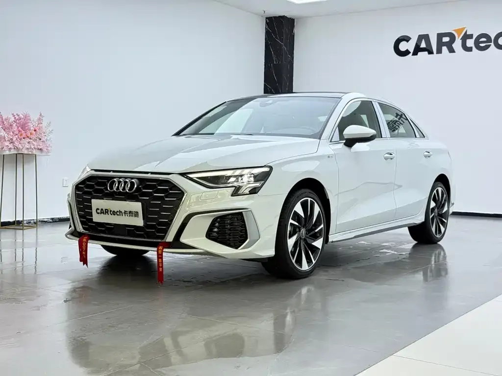 Audi A3 — фото 1