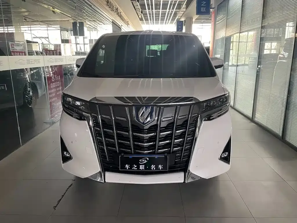 Toyota Alphard — фото 7