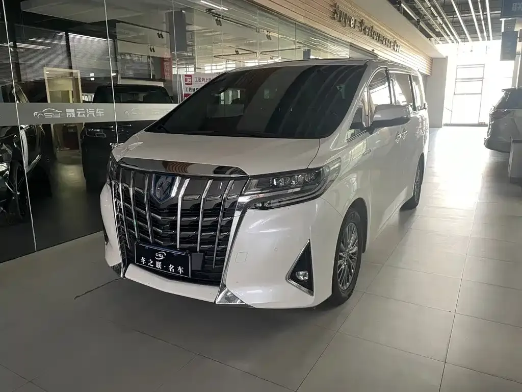 Toyota Alphard — фото 3