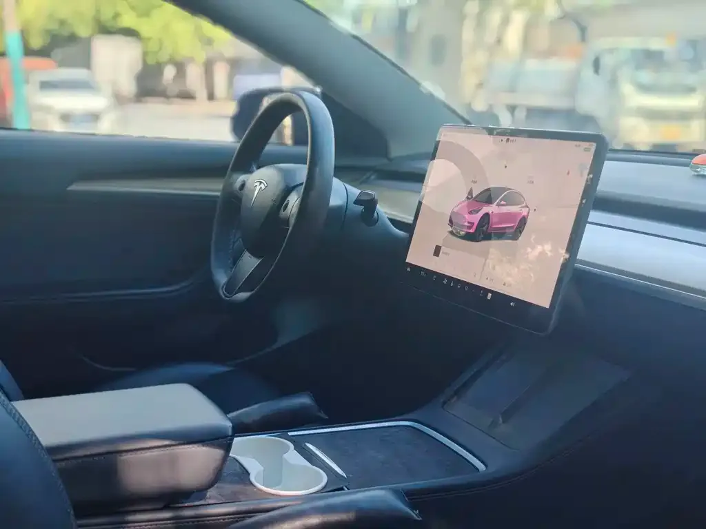 Tesla Model 3 — фото 3