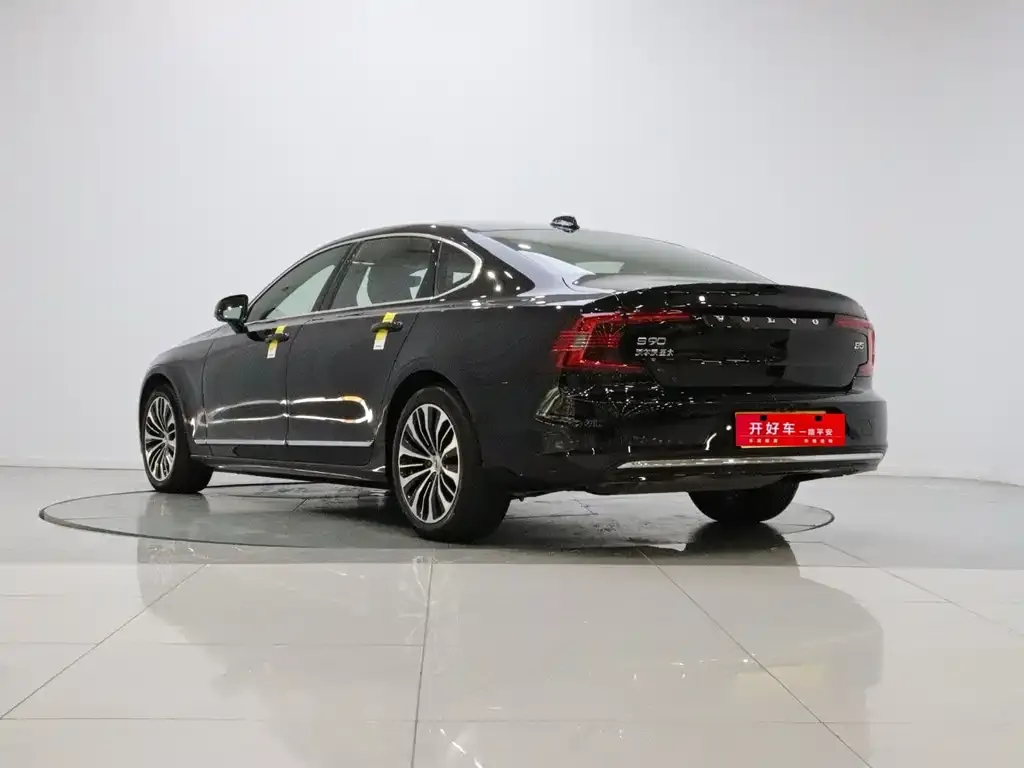Volvo S90 — фото 9