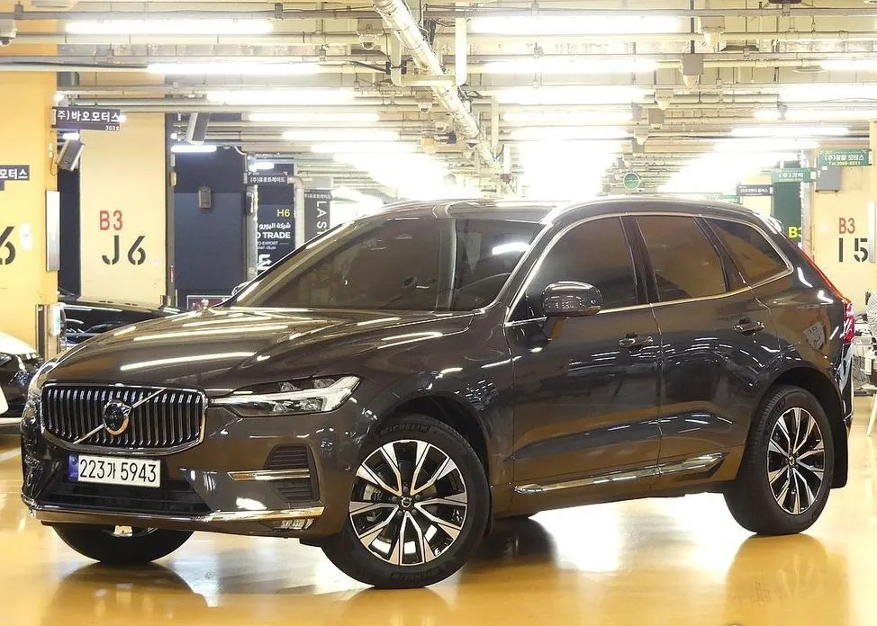 Volvo XC60 — фото 1