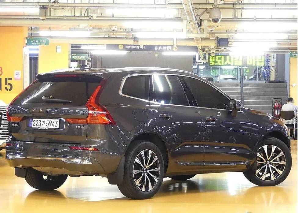 Volvo XC60 — фото 9
