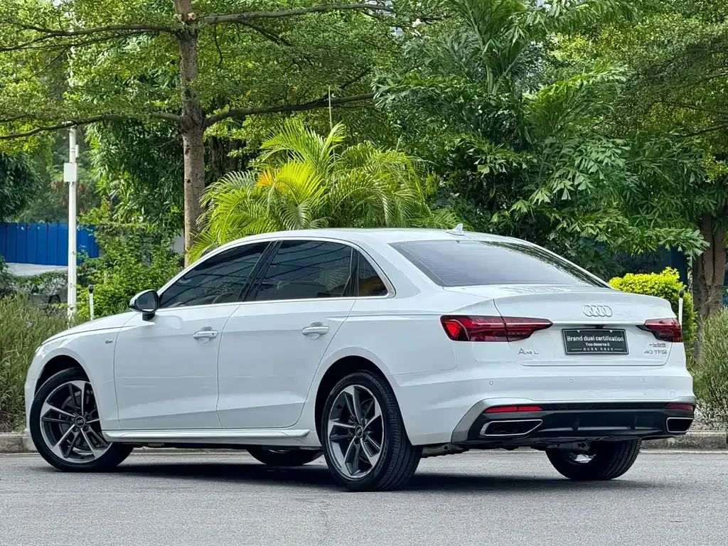 Audi A4L — фото 8