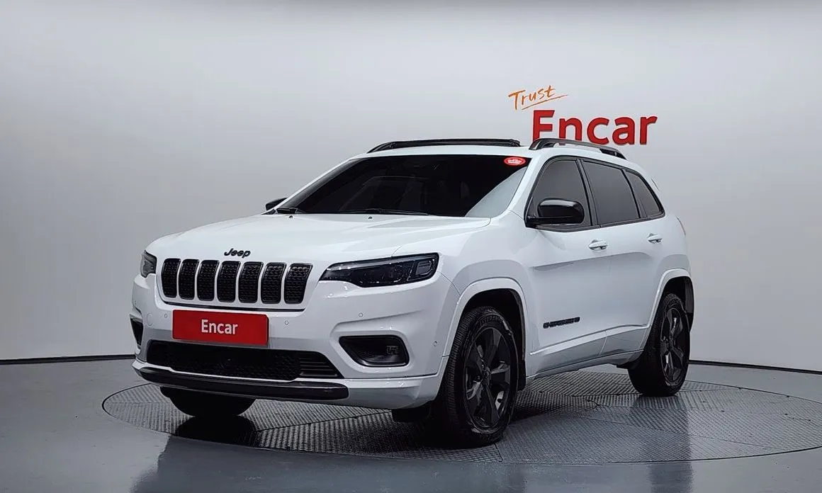 Jeep Cherokee — фото 1