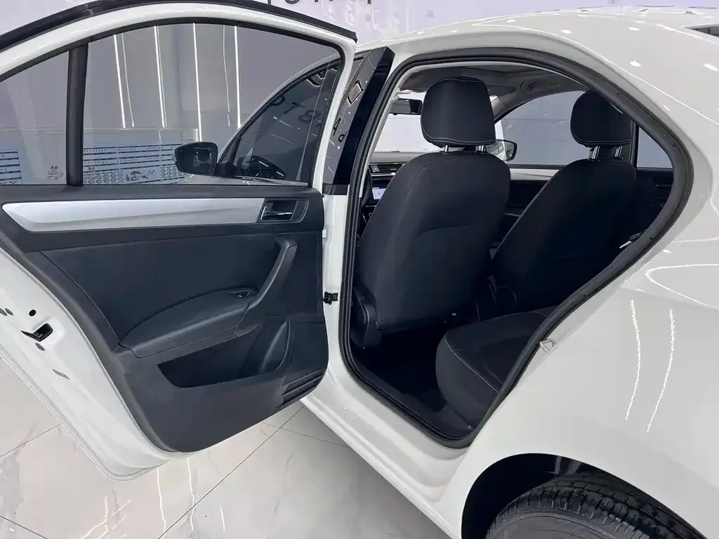 Skoda Rapid — фото 8