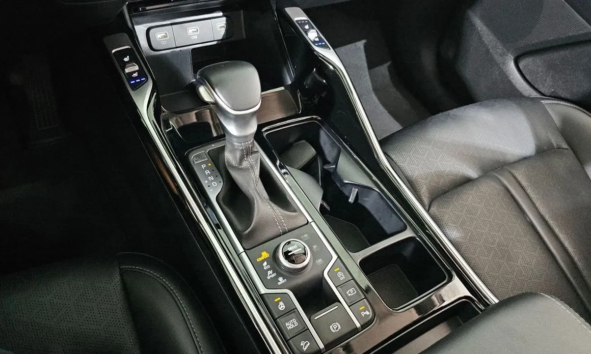 Kia Sorento — фото 6