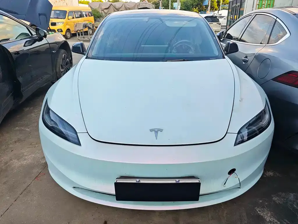 Tesla Model 3 — фото 3