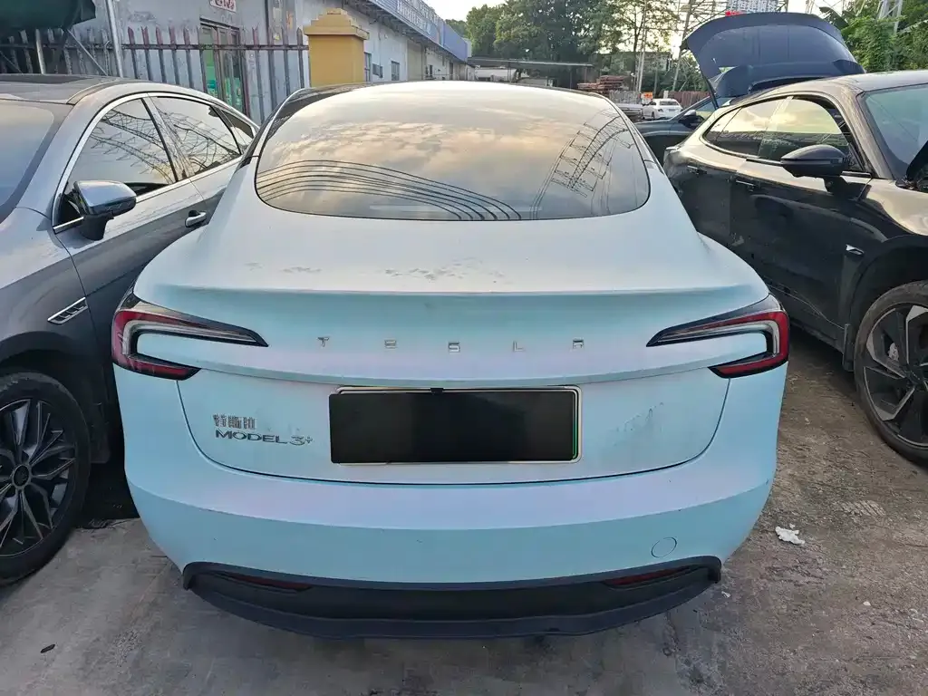 Tesla Model 3 — фото 8