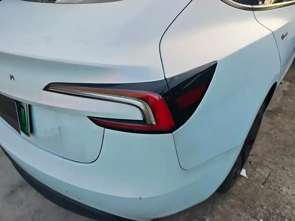 Tesla Model 3 — фото 10