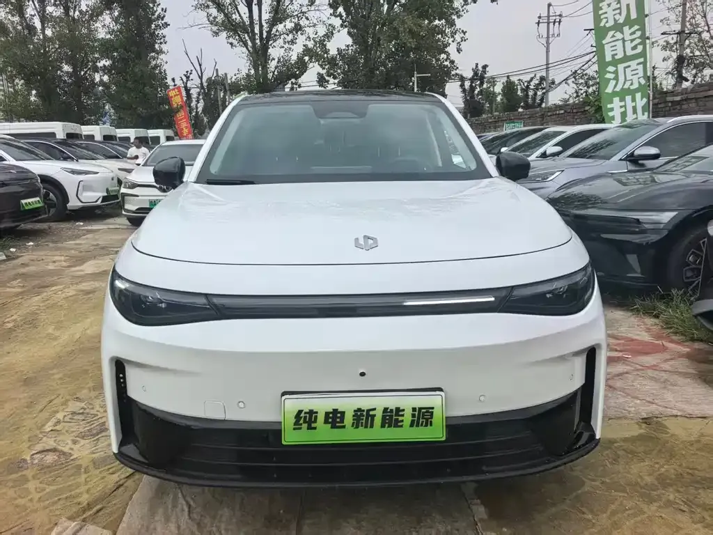 Leapmotor C10 — фото 9