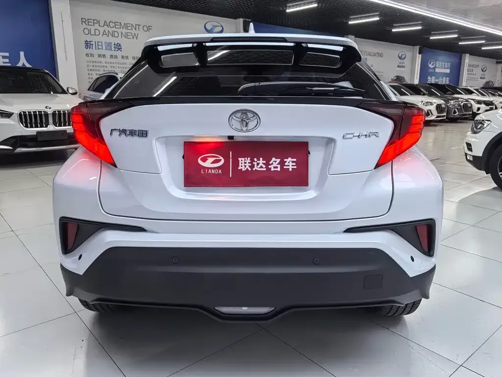 Toyota C-HR — фото 6