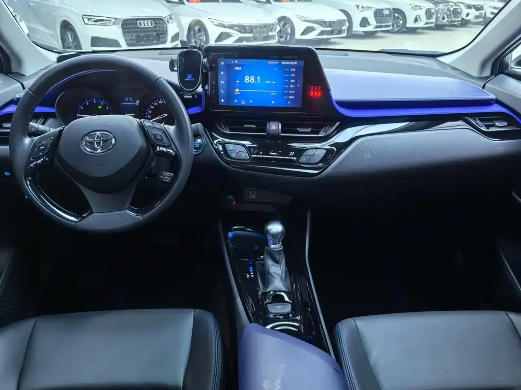 Toyota C-HR — фото 5