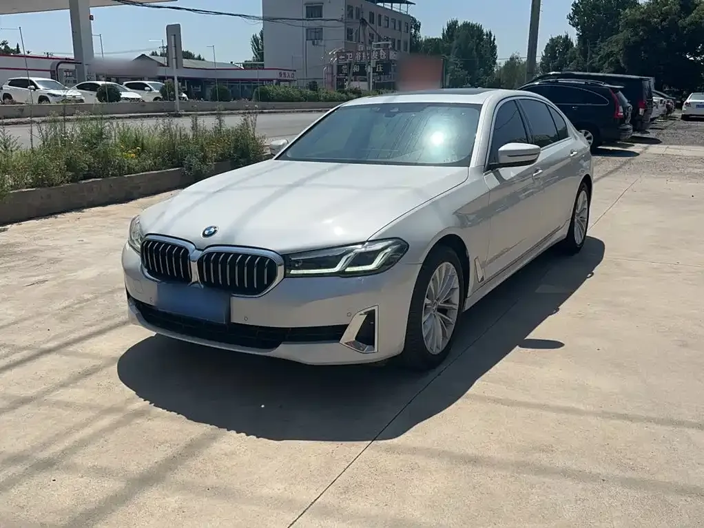 BMW 5 Series — фото 1