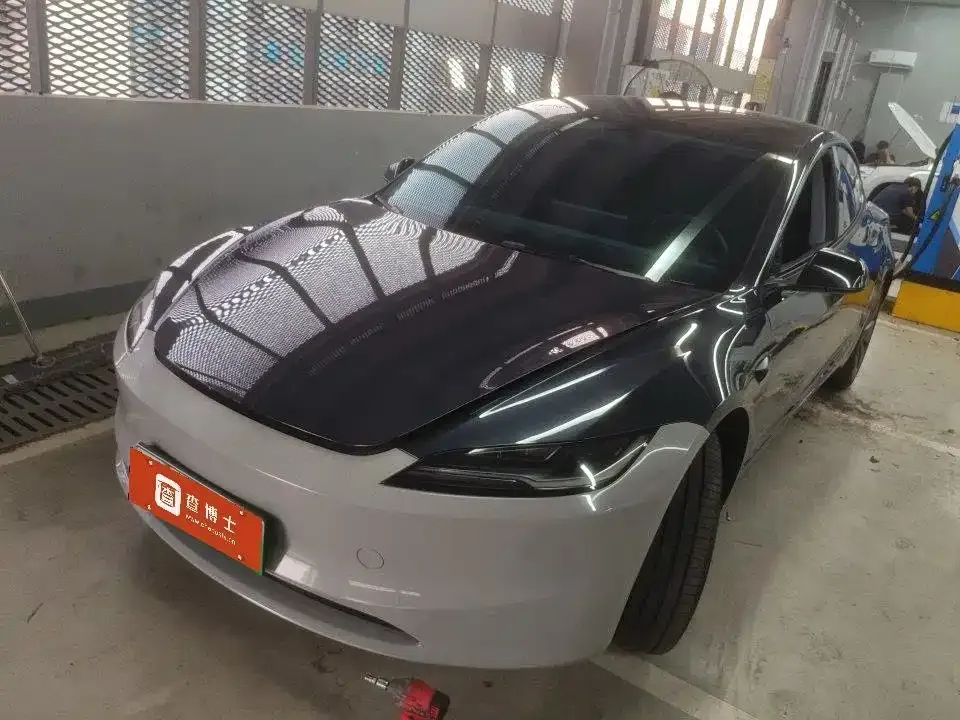 Tesla Model 3 — фото 1